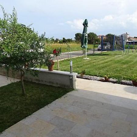Apartment Brno Пула Екстериор снимка