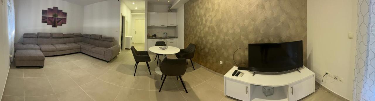 Apartment Brno Пула Екстериор снимка