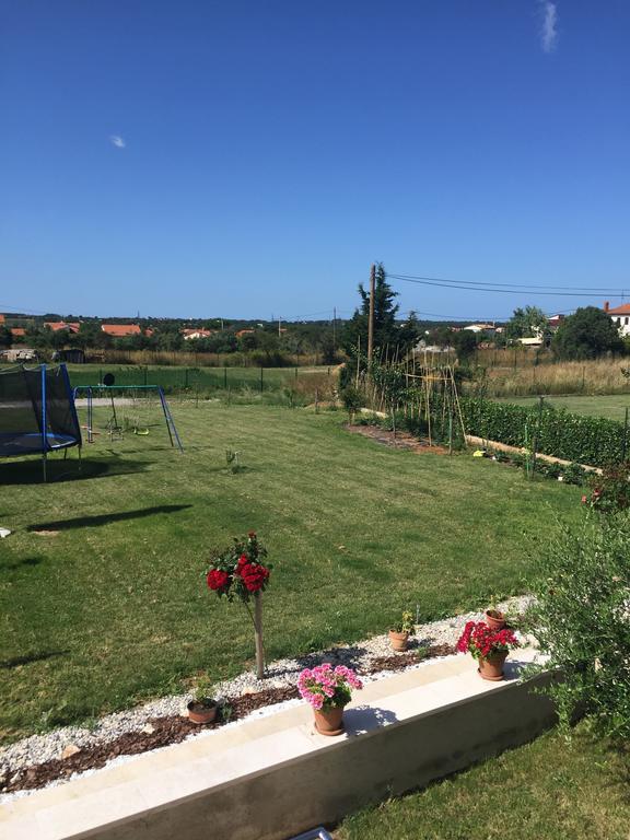Apartment Brno Пула Екстериор снимка