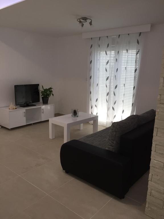 Apartment Brno Пула Екстериор снимка