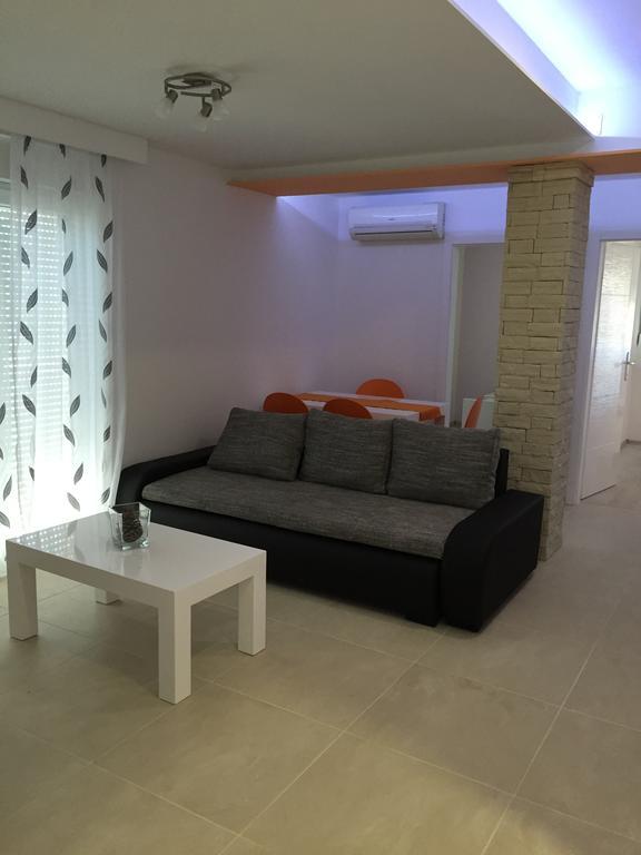 Apartment Brno Пула Екстериор снимка