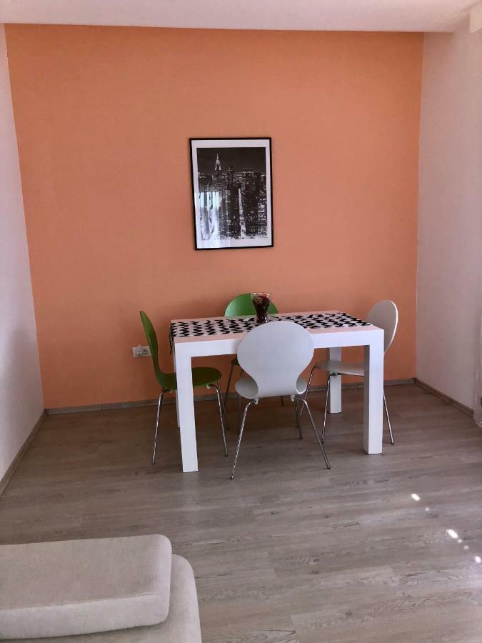 Apartment Brno Пула Екстериор снимка