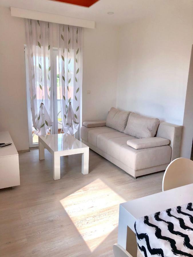Apartment Brno Пула Екстериор снимка